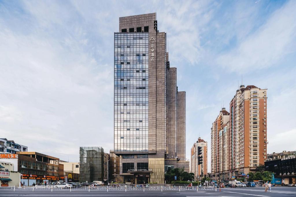 杭州西湖武林广场建国北路亚朵酒店