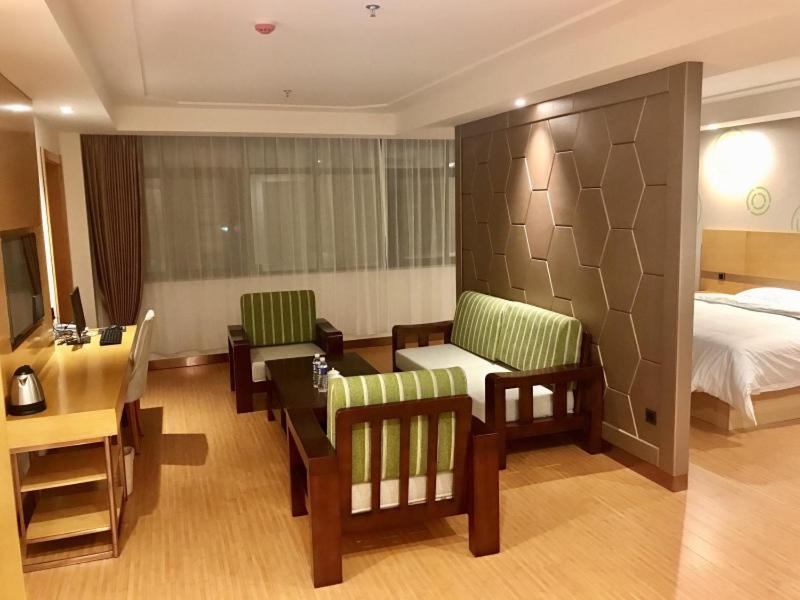 格林豪泰洛阳汝阳县杜鹃大道商务酒店