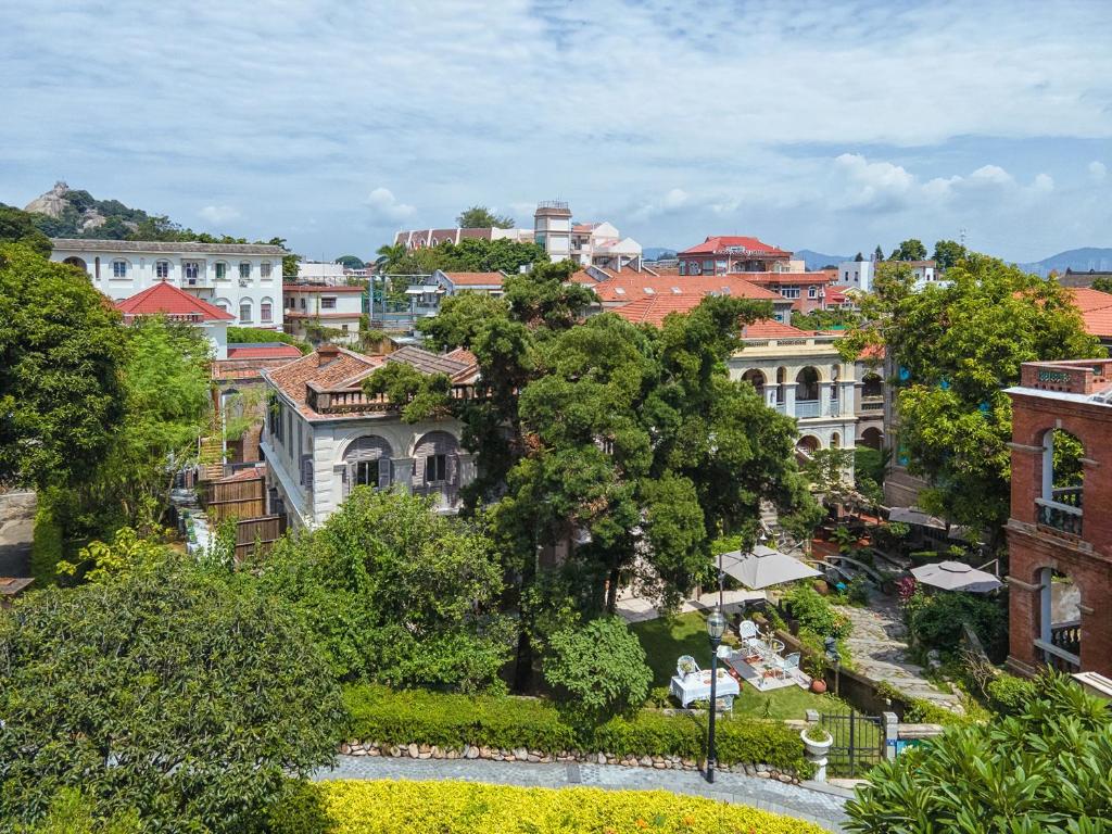 Gulangyu Baiju Monet Garden Coffee Music Villa