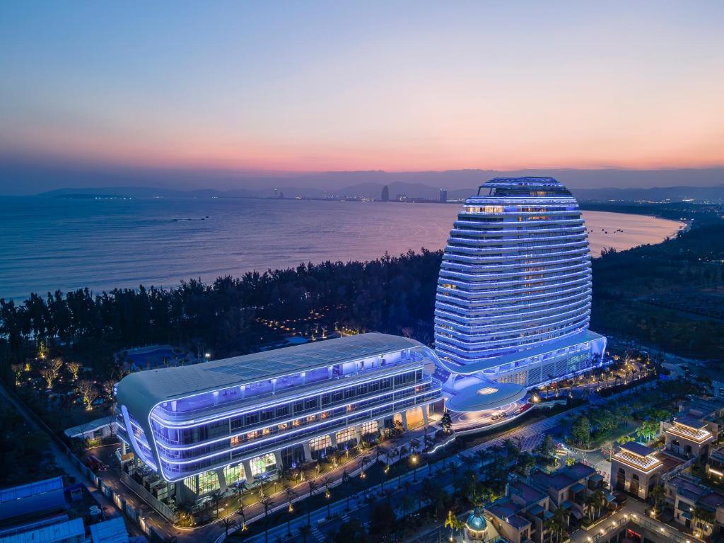 海南三正月酒店(亲子主题酒店+双空中泳池）