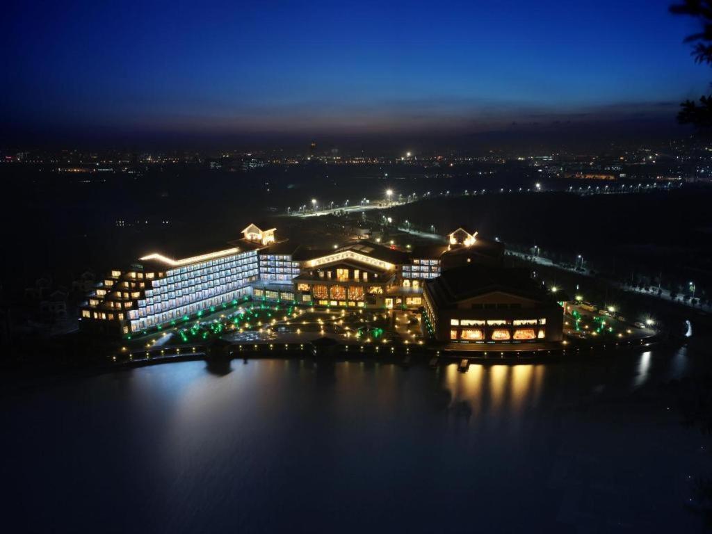 Hangzhou Blossom Water Museum Hotel