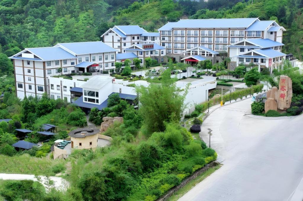 Longyan Capital International Hot Spring Resort