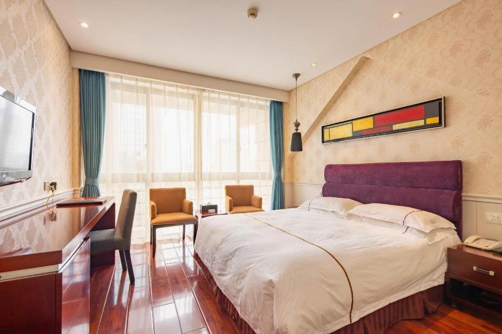 Yiwu Baiheng Hotel