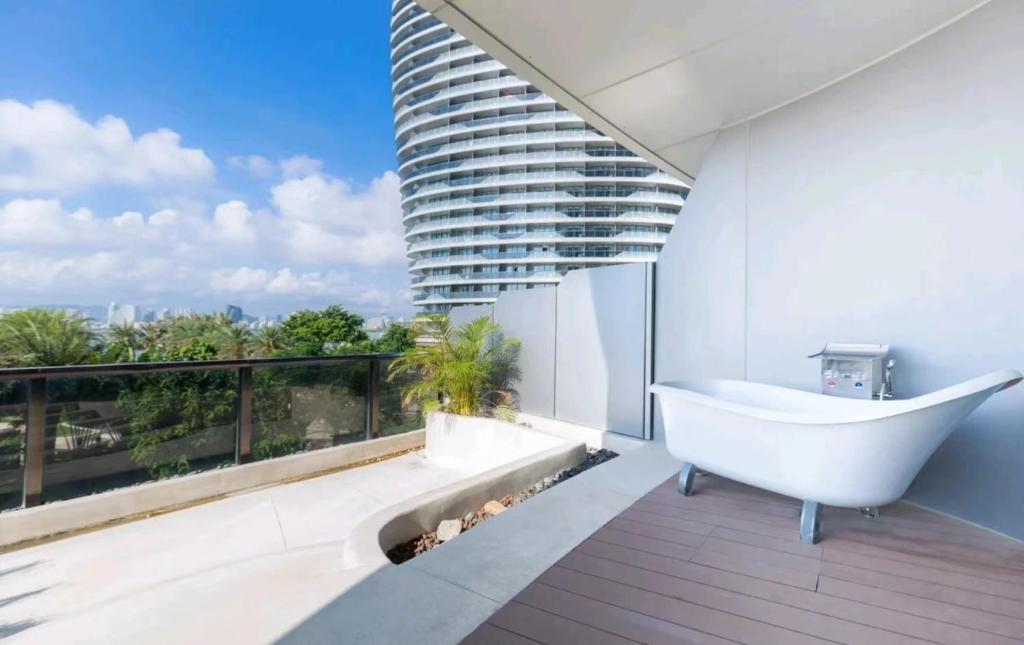 三亚浪漫之旅海上度假酒店