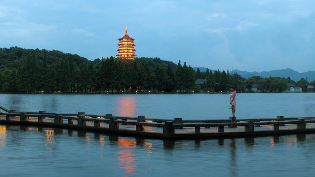 Nost algia S Hotel In the West Lake scenic area-,Lingyin Temple, Leifeng Tower, Children's playground, Free night snack, Free laundry, English communication well, Free travel advice